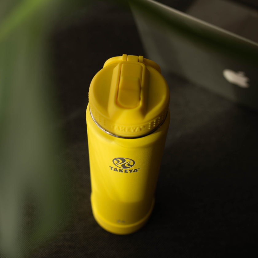 Kõrrega termospudel Takeya - 700ml