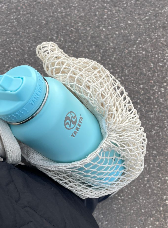Kõrrega termospudel Takeya - 950ml